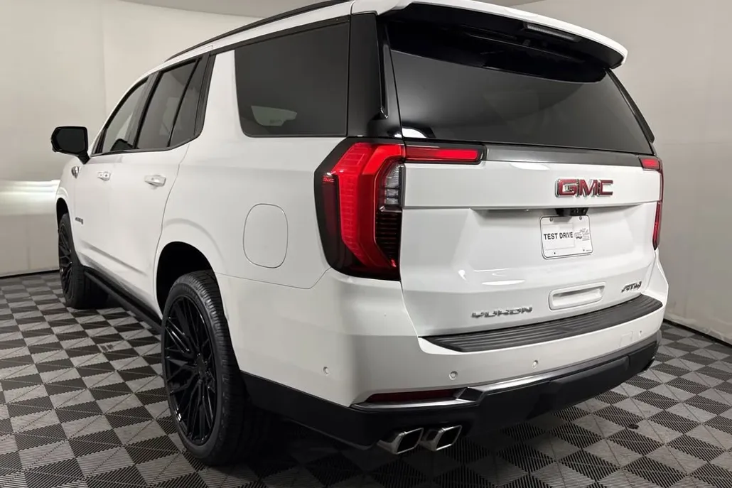 2025 Gmc Yukon AT4 photo 1