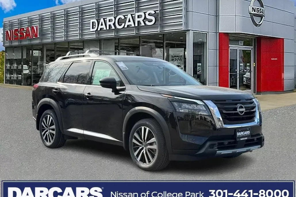 2025 Nissan Pathfinder Platinum photo 1