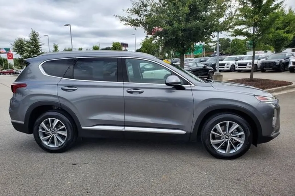 2019 Hyundai Santa Fe SEL photo 1