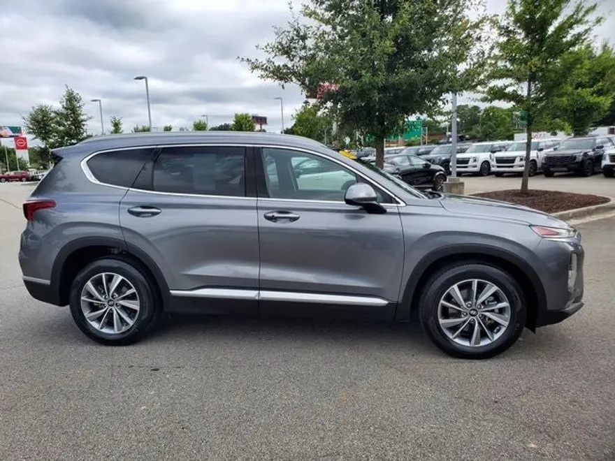 2019 Hyundai Santa Fe SEL photo 1