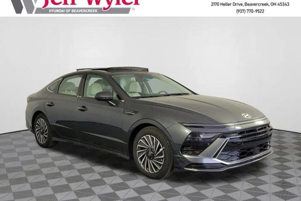 2025 Hyundai Sonata Hybrid Limited photo 1