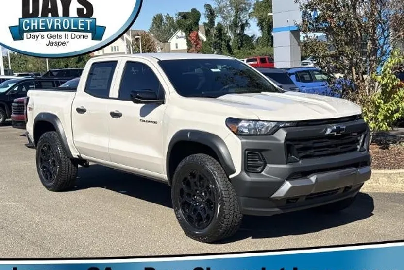 2026 Chevrolet Colorado Trail Boss photo 1