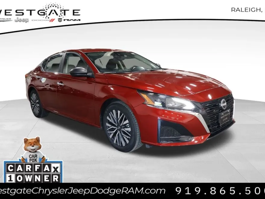 2024 Nissan Altima 2.5 SV photo 1