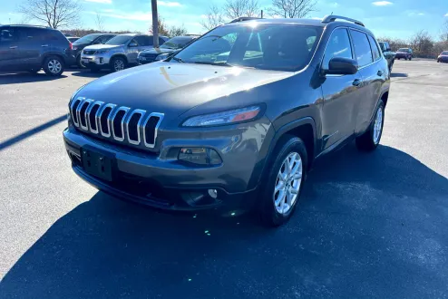 2015 Jeep Cherokee Latitude photo 2