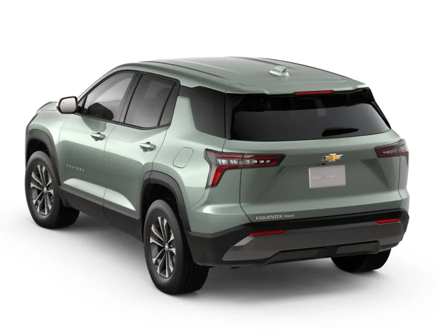 2026 Chevrolet Equinox LT photo 2