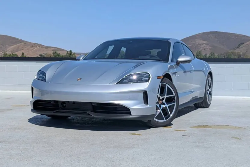2026 Porsche Taycan 4S photo 1
