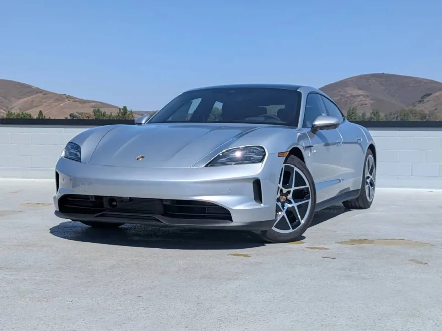2026 Porsche Taycan 4S photo 1