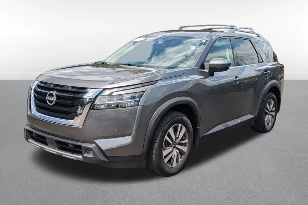 2022 Nissan Pathfinder SL photo 1