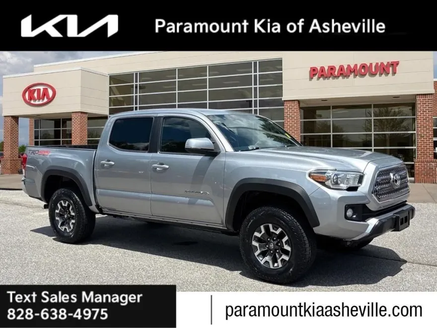 2017 Toyota Tacoma TRD photo 1