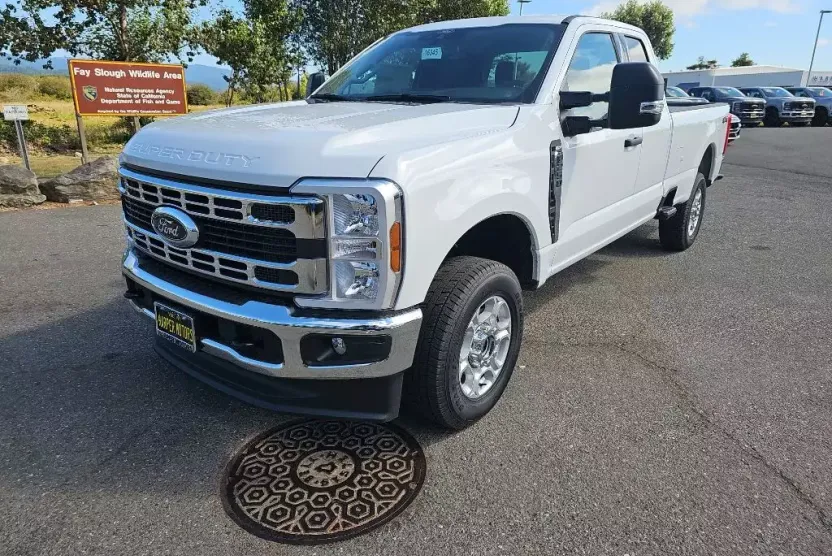 2025 Ford F-250 XLT photo 1
