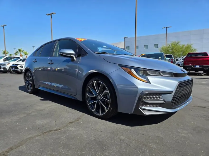 2022 Toyota Corolla SE photo 1