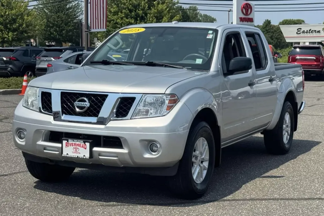 2018 Nissan Frontier SV Crew Cab photo 1