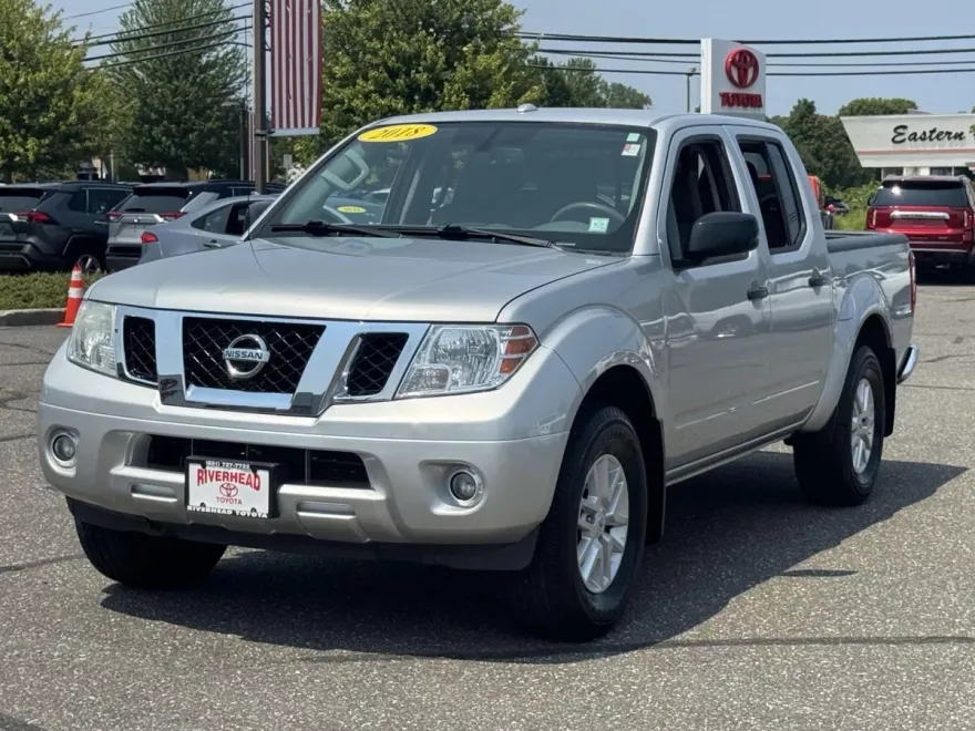 2018 Nissan Frontier SV Crew Cab photo 1
