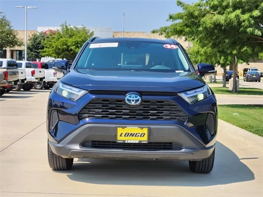 2024 Toyota RAV4 Hybrid XLE photo 1