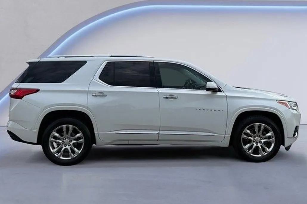 2018 Chevrolet Traverse High Country photo 1