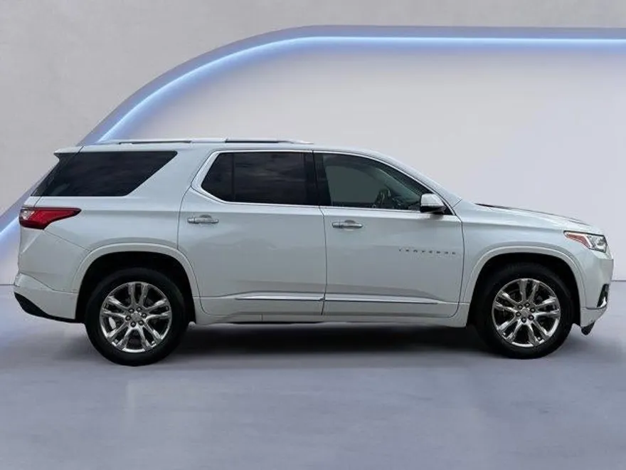 2018 Chevrolet Traverse High Country photo 1