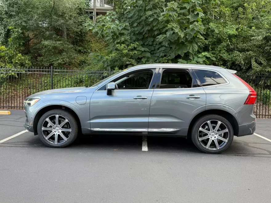 2021 Volvo XC60 Recharge Hybrid T8 Inscription photo 1