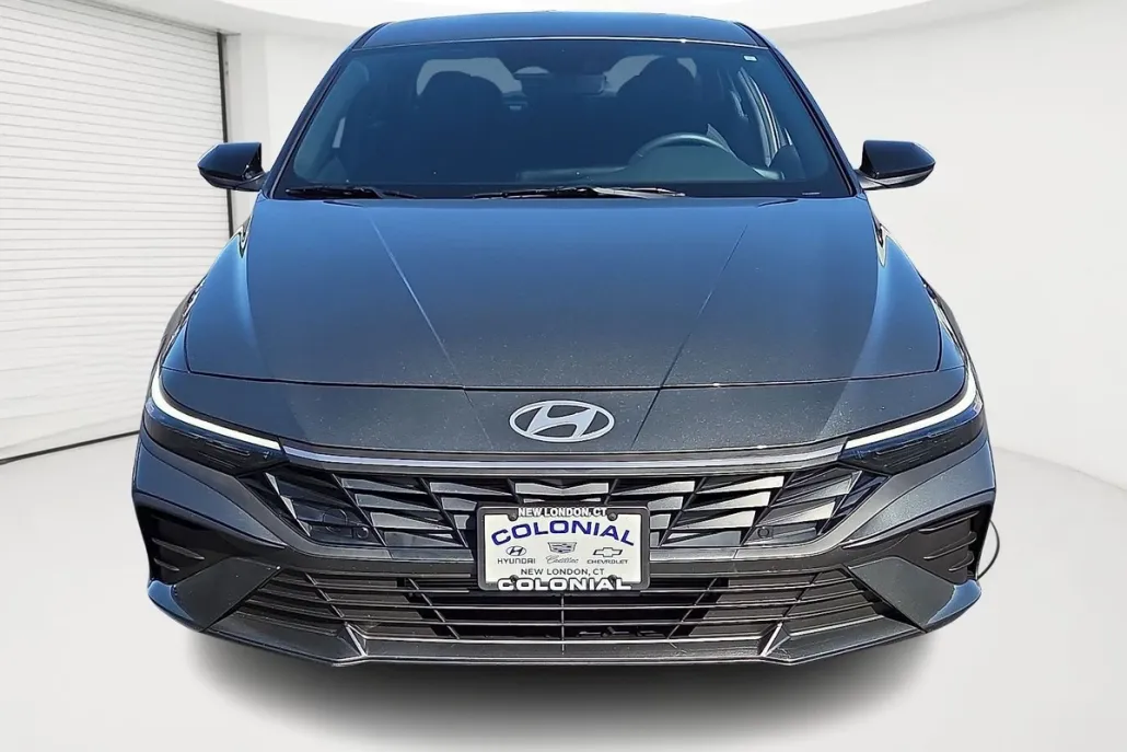2025 Hyundai Elantra SEL Sport photo 1