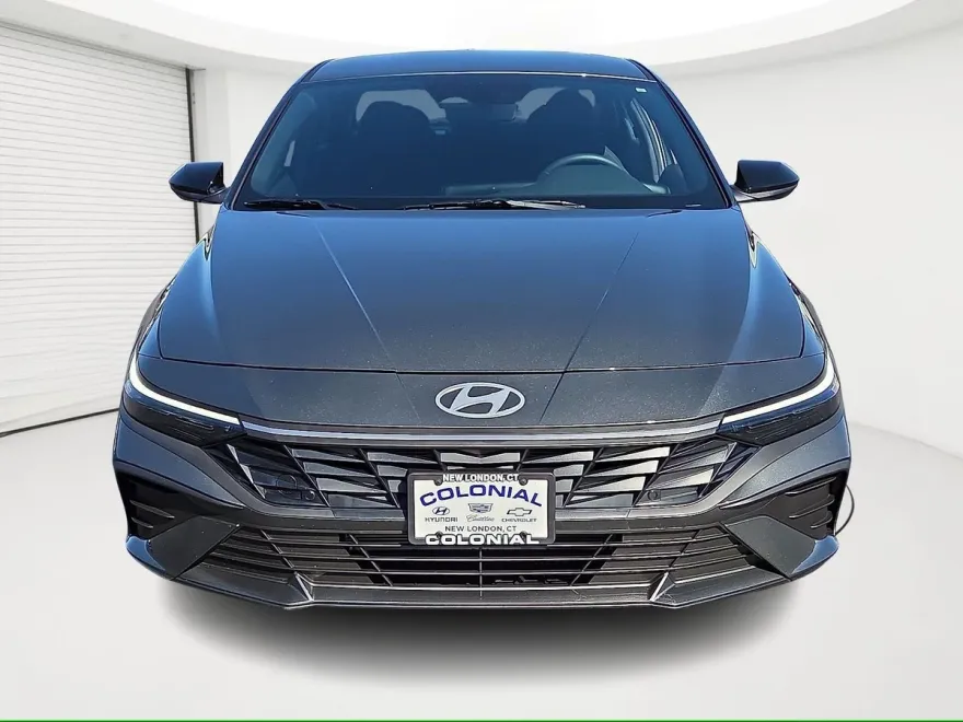 2025 Hyundai Elantra SEL Sport photo 1