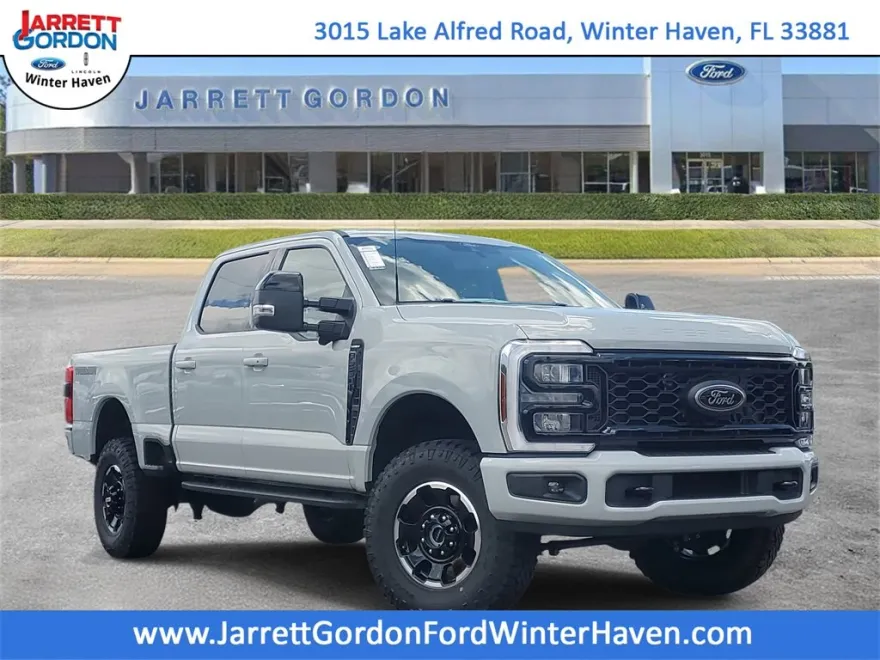 2025 Ford F-250 Lariat photo 1