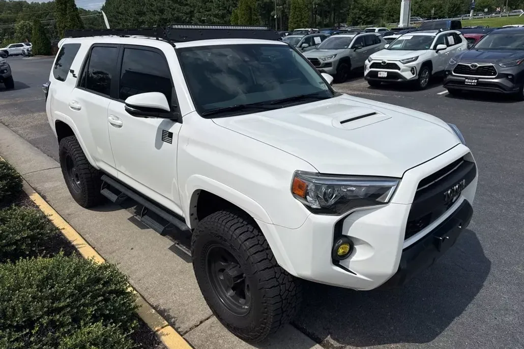 2023 Toyota 4Runner Off-Road TRD Premium 4WD photo 1