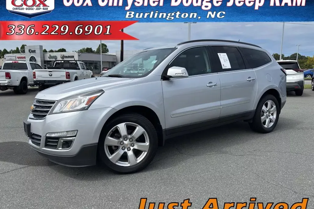 2017 Chevrolet Traverse Premier photo 1