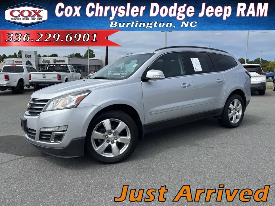 2017 Chevrolet Traverse Premier photo 1
