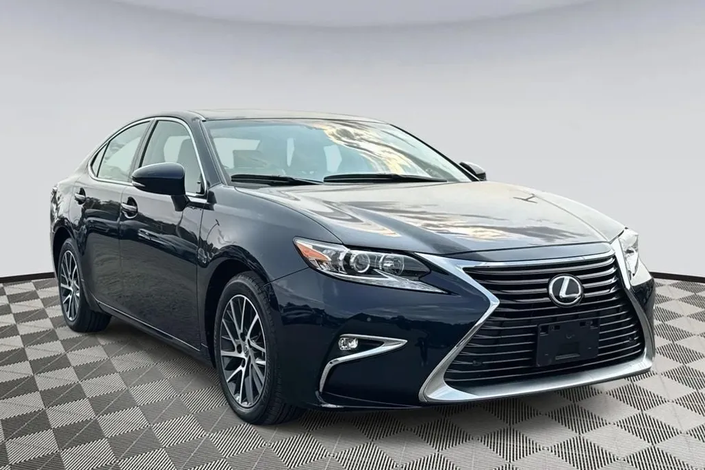 2016 Lexus ES 350 Base photo 1