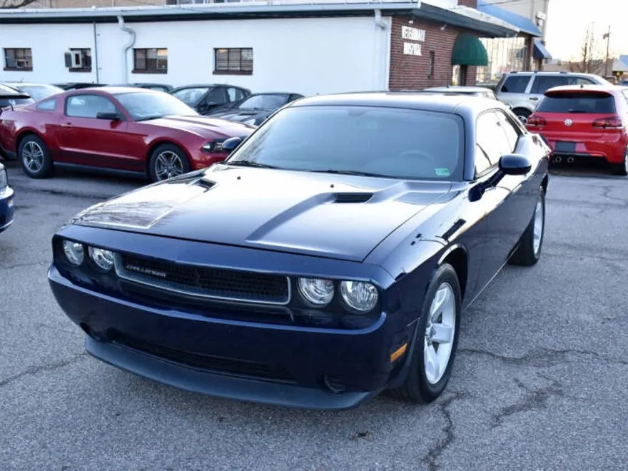 2013 Dodge Challenger SXT photo 1
