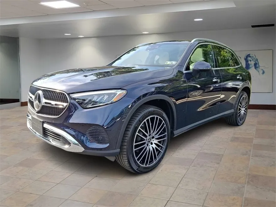 2024 Mercedes Benz GLC 300 photo 1