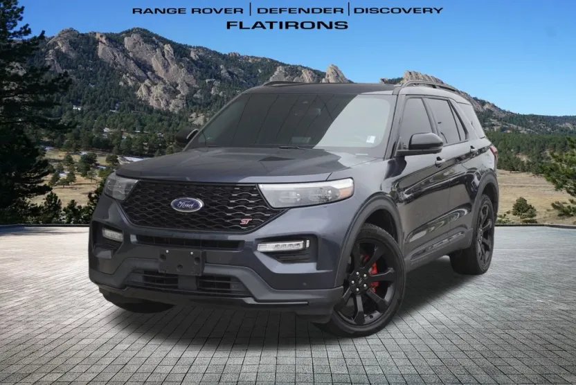 2023 Ford Explorer ST photo 1