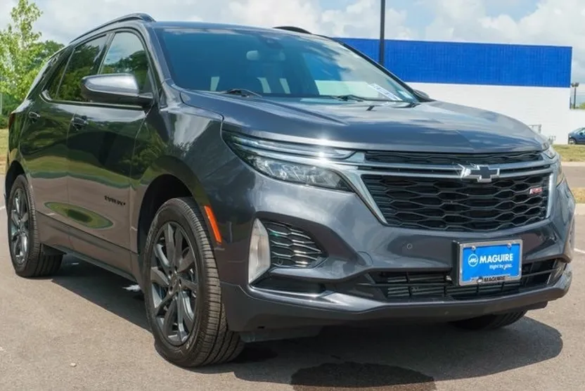 2023 Chevrolet Equinox RS photo 1