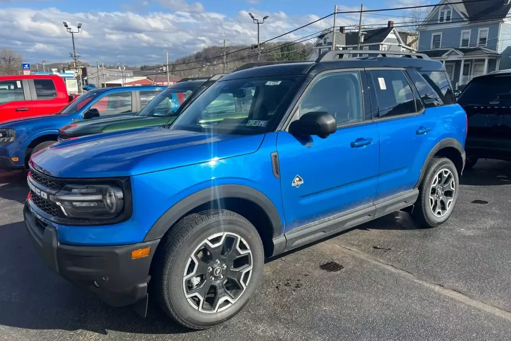 2025 Ford Bronco Sport Outer Banks photo 1