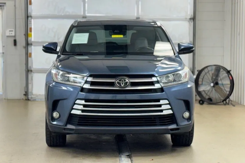 2018 Toyota Highlander Limited photo 1