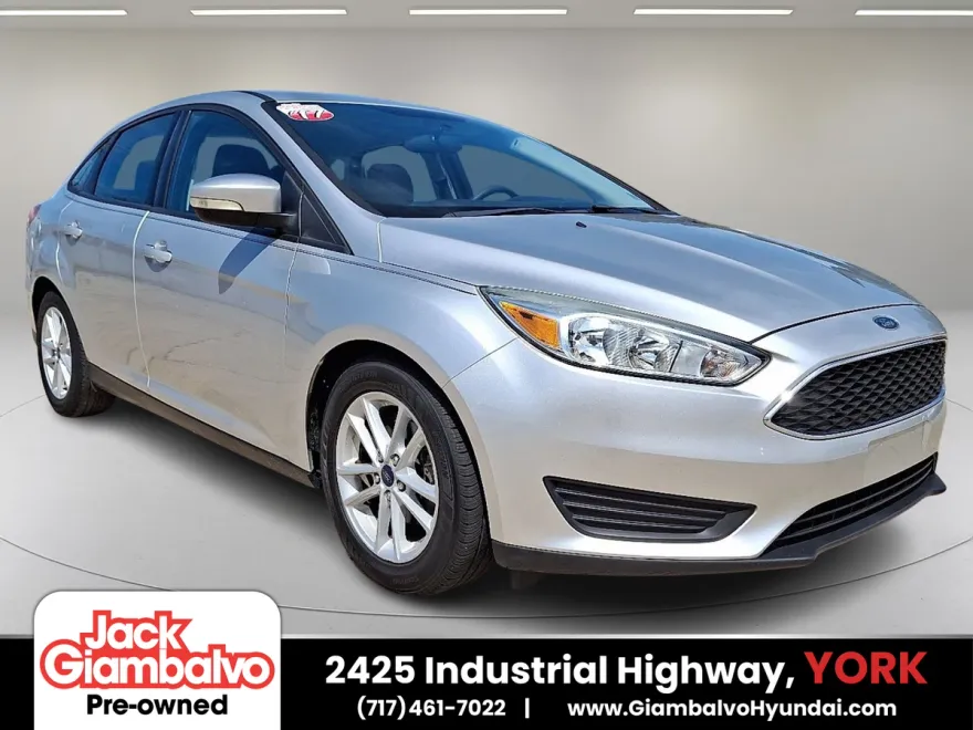 2017 Ford Focus SE photo 1