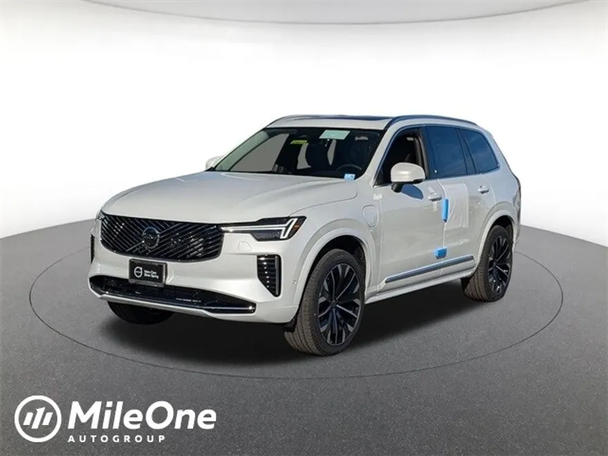 2025 Volvo XC90 T8 Plus photo 1