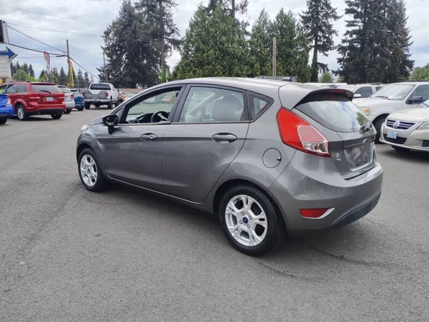 2014 Ford Fiesta SE photo 1