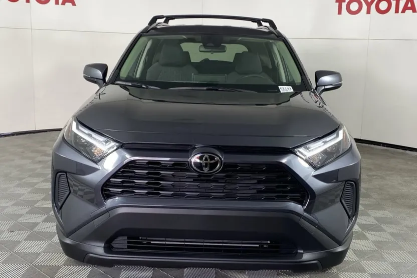 2025 Toyota RAV4 XLE photo 1