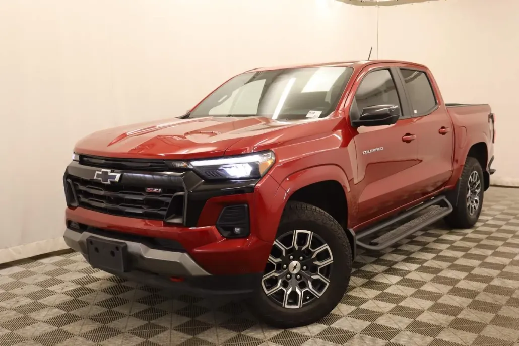 2024 Chevrolet Colorado Z71 photo 1