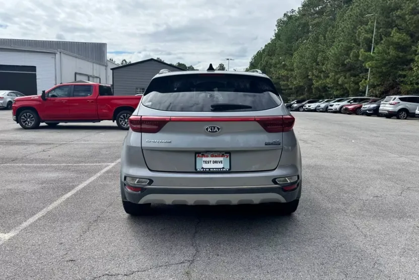 2022 Kia Sportage EX photo 1