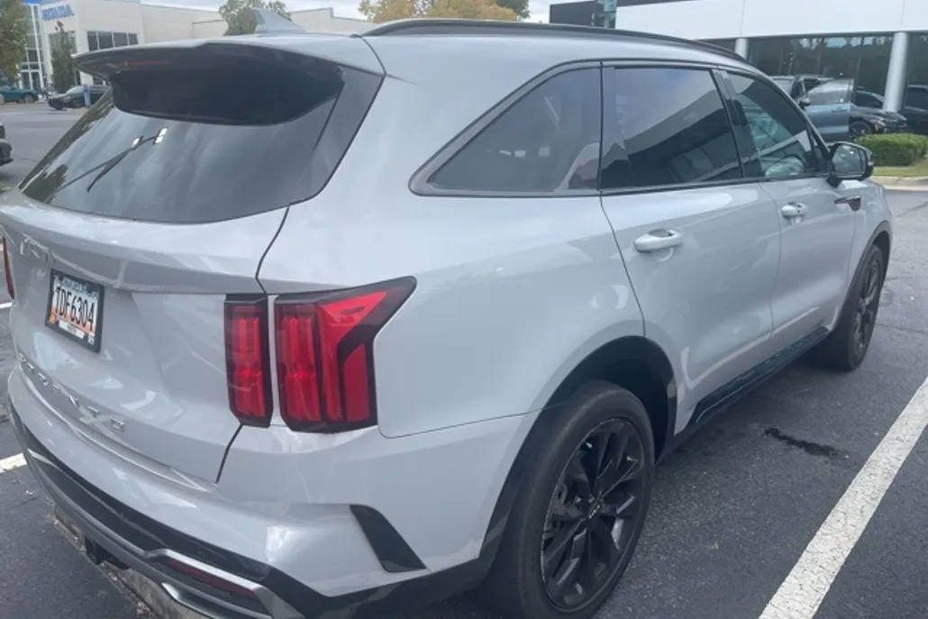 2022 Kia Sorento photo 1