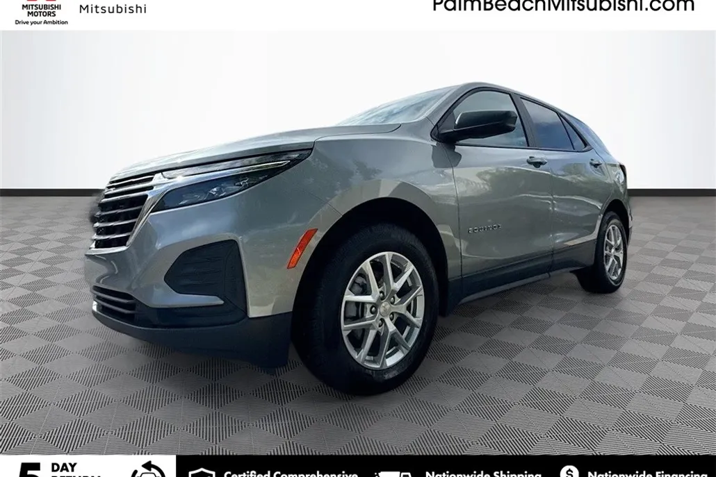 2023 Chevrolet Equinox LS photo 1