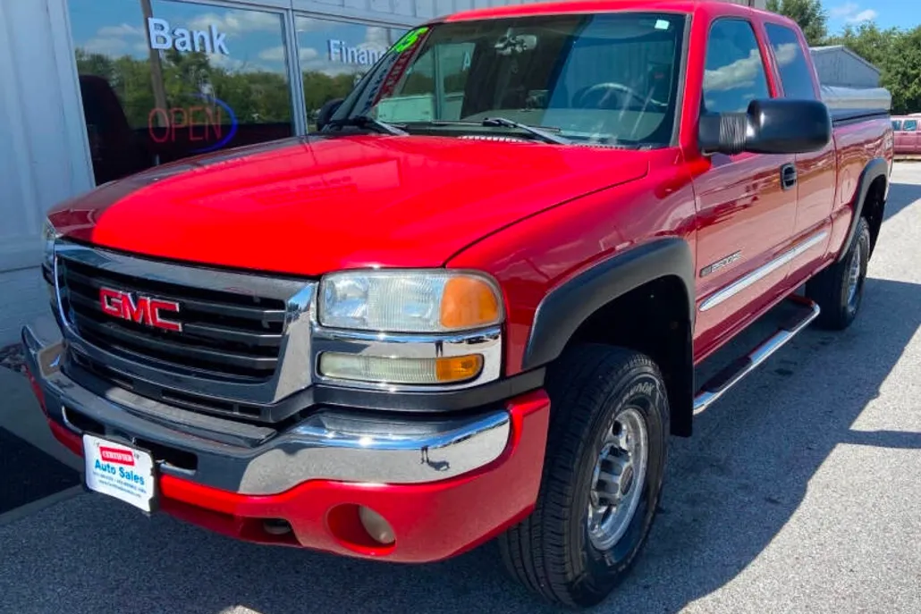 2005 Gmc Sierra SLE photo 1
