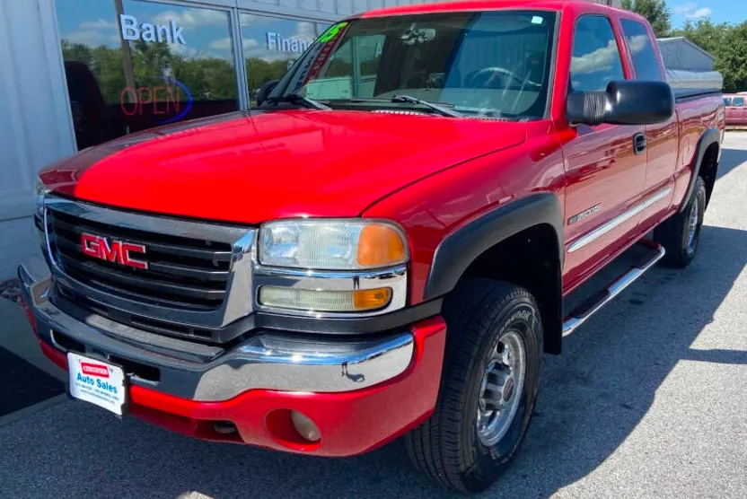 2005 Gmc Sierra SLE photo 1