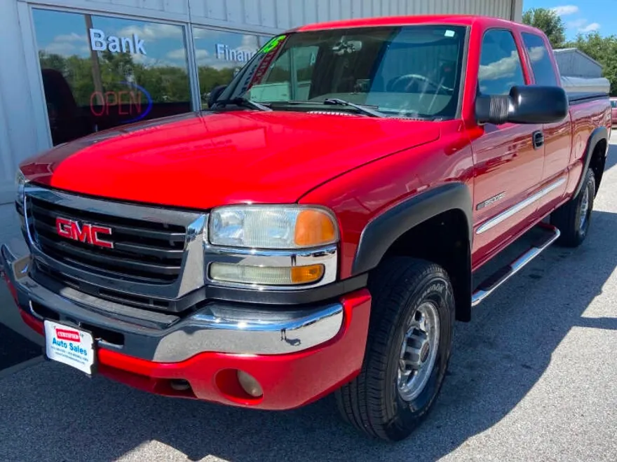 2005 Gmc Sierra SLE photo 1