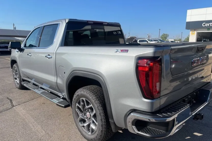 2026 Gmc Sierra 1500 SLT photo 1
