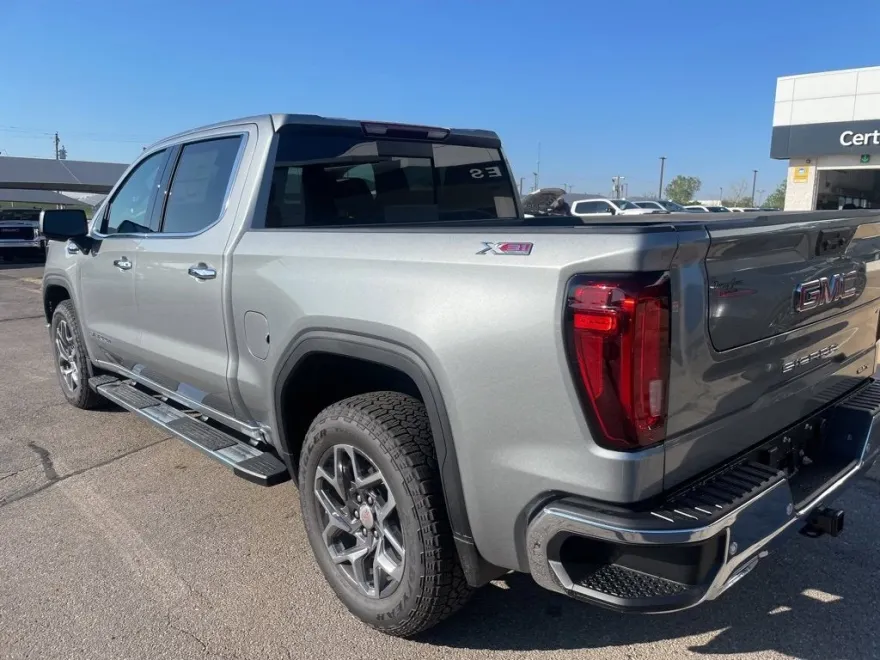 2026 Gmc Sierra 1500 SLT photo 1