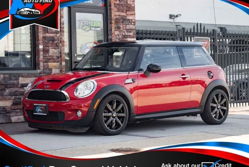 2010 Mini Cooper Hardtop photo 1