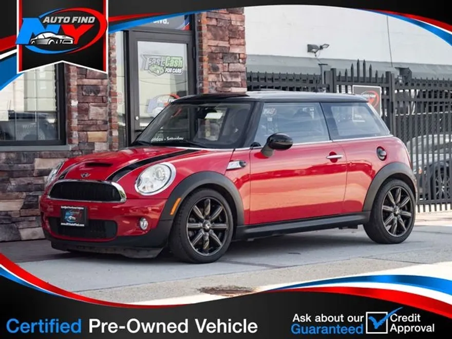 2010 Mini Cooper Hardtop photo 1