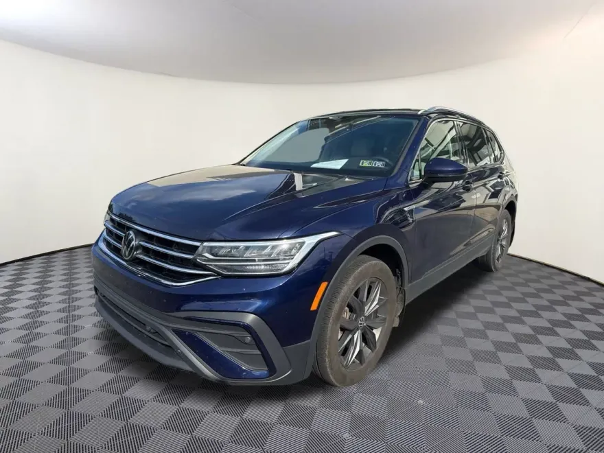 2023 Volkswagen Tiguan SE photo 1